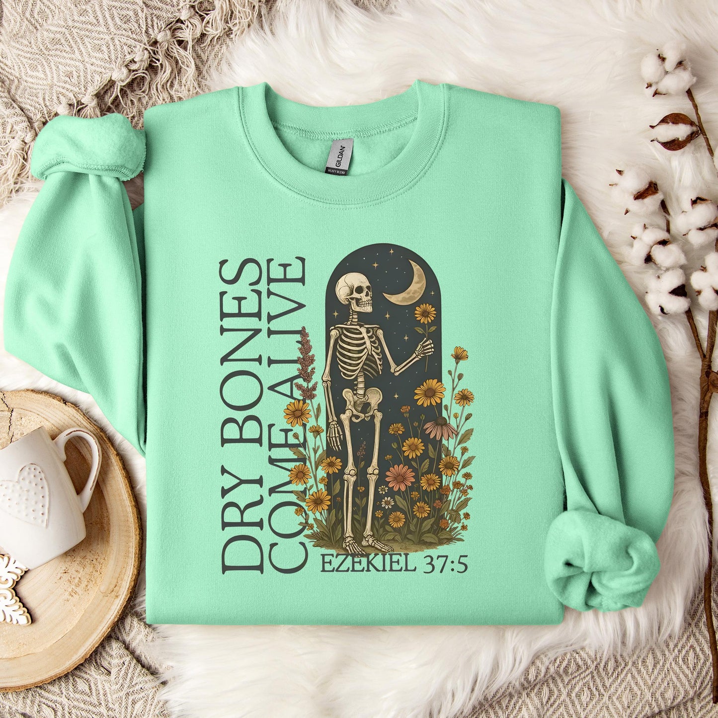Dry Bones Come Alive Ezekiel 37.5 02 Sweatshirt
