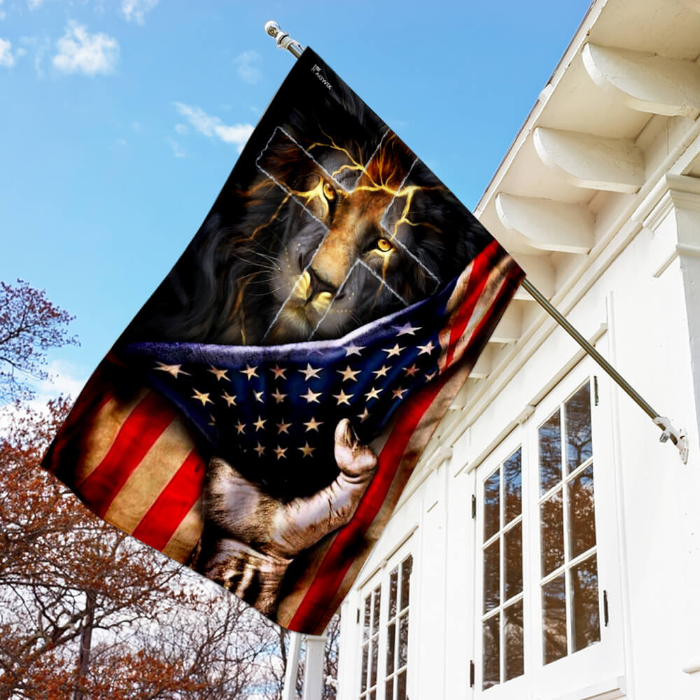 Christian Lion Cross Flag