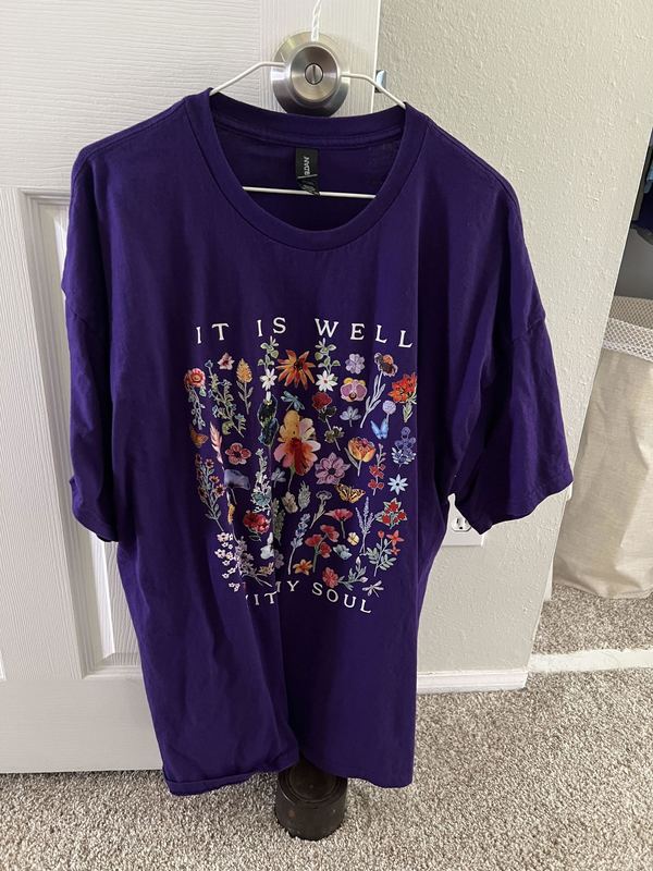 Katherine B. — T-Shirt in Purple, size 2XL
